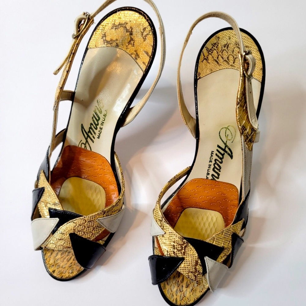 Amano brand vintage shoes. Beautiful pattern. Made in the USA.